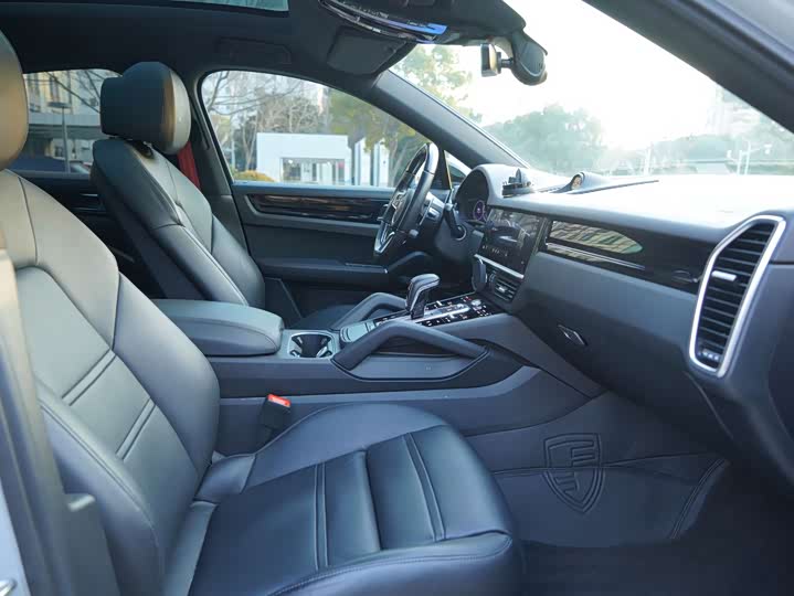 Фото 9 - Porsche Cayenne