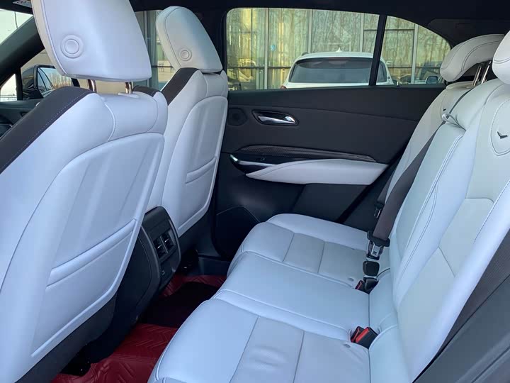 Фото 5 - Cadillac XT4