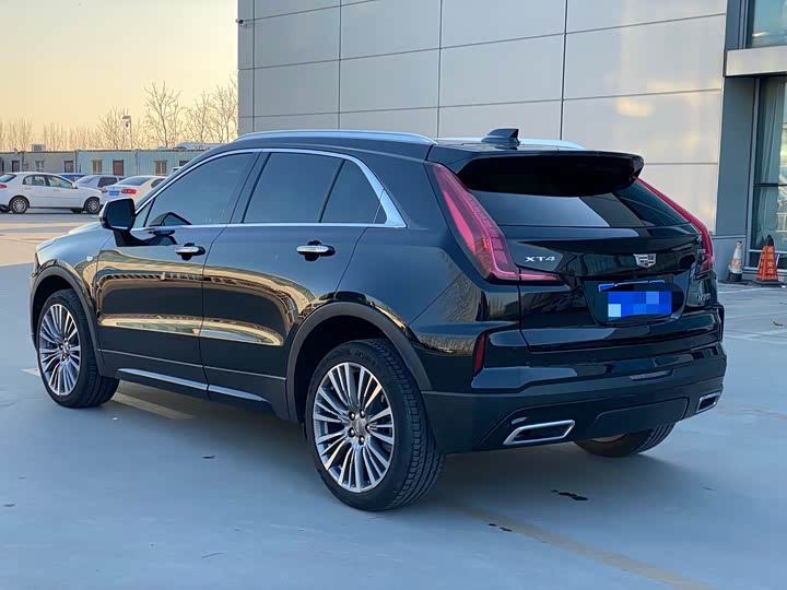 Фото 7 - Cadillac XT4