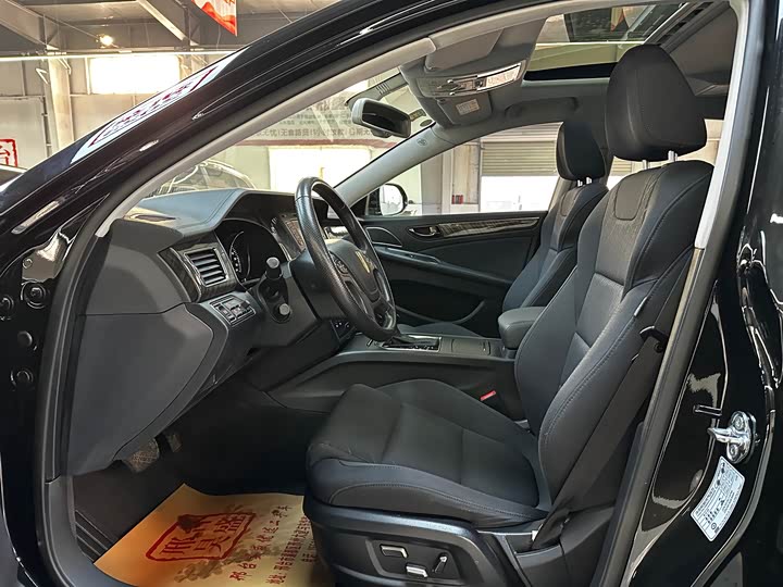 Фото 9 - Hongqi H7