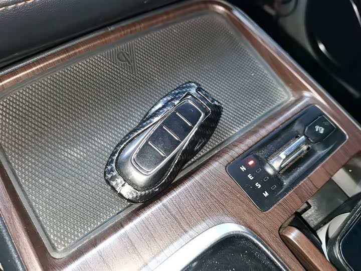 Фото 9 - Ford Equator