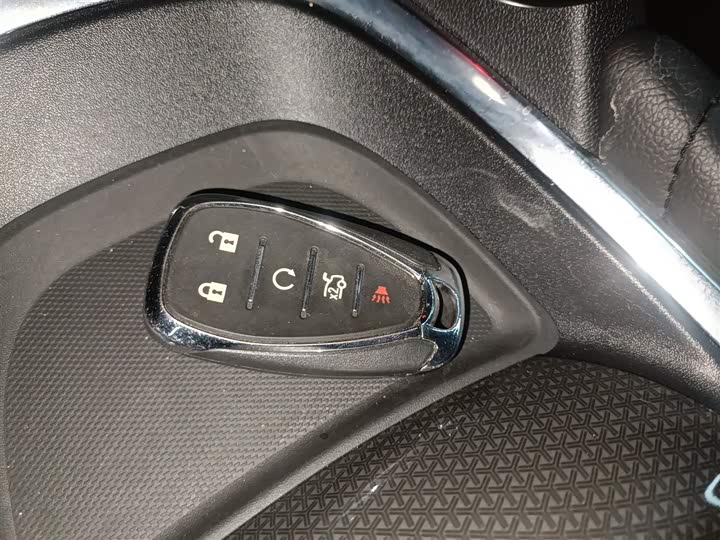 Фото 9 - Chevrolet Malibu XL