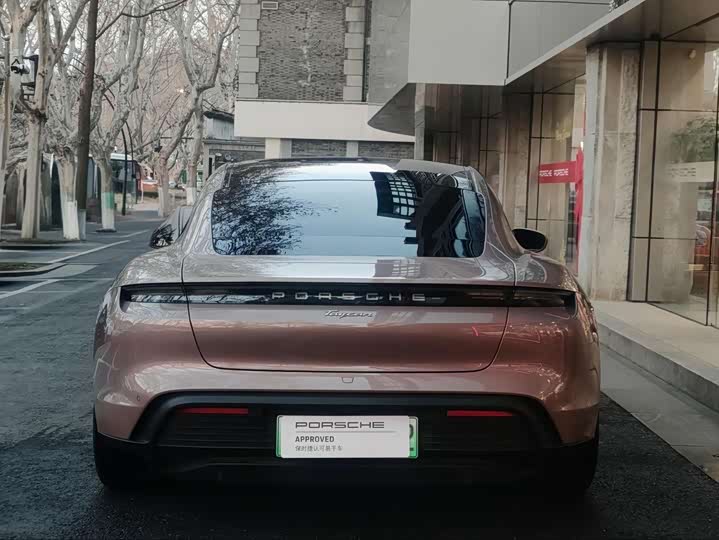 Фото 4 - Porsche Taycan