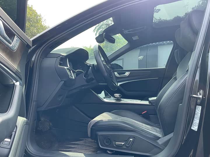 Фото 4 - Audi A6L