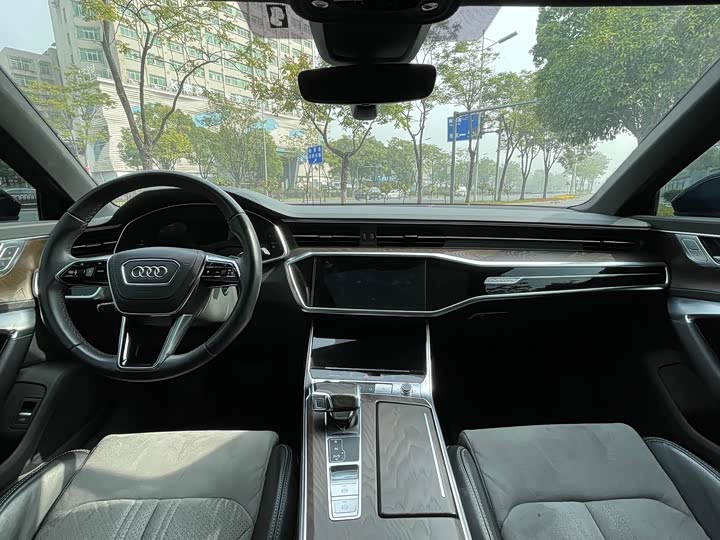 Фото 6 - Audi A6L