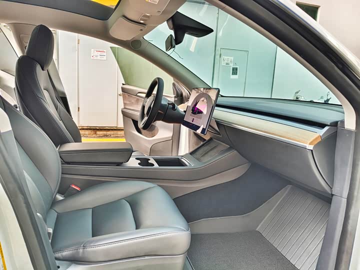 Фото 9 - Tesla Model Y