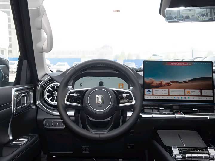 Фото 8 - Tank 400 Hybrid