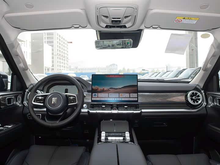 Фото 9 - Tank 400 Hybrid