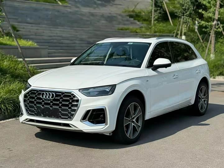 Фото 2 - Audi Q5L