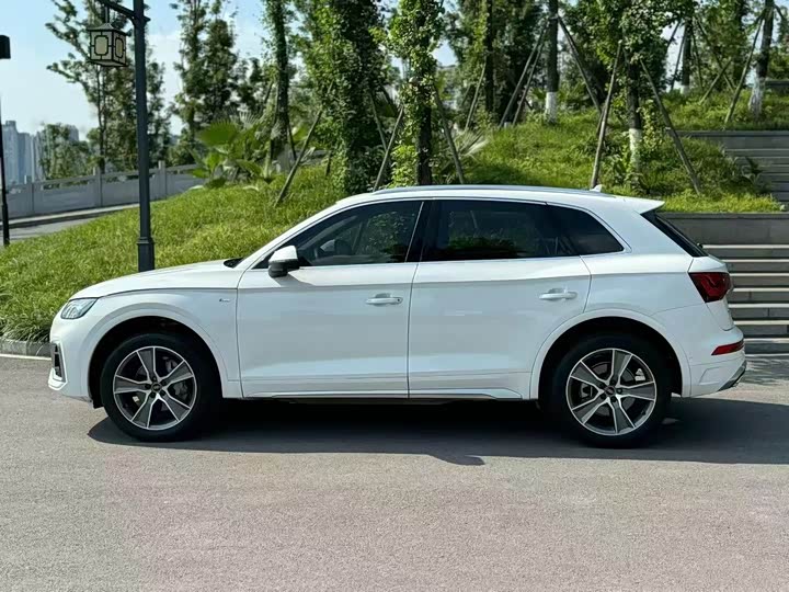 Фото 3 - Audi Q5L