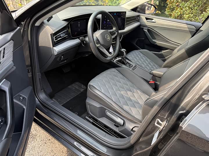 Фото 4 - Volkswagen Sagitar L