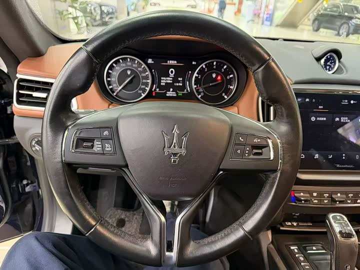 Фото 6 - Maserati Ghibli