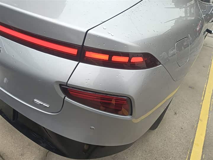 Фото 8 - XPeng P7