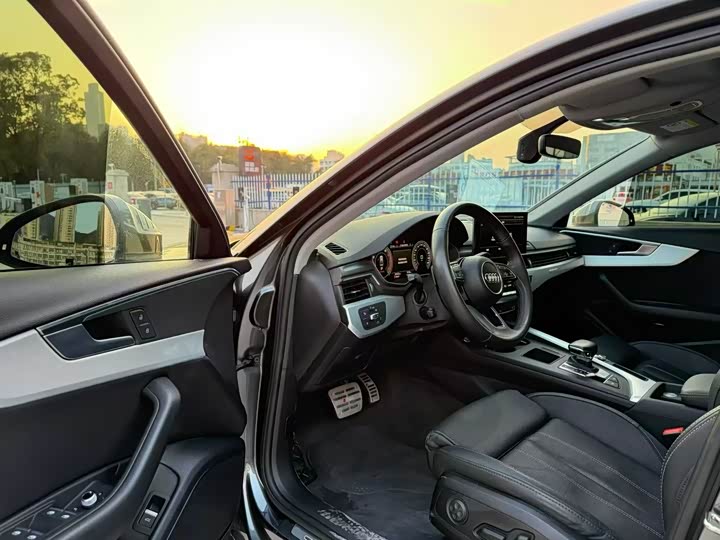 Фото 4 - Audi A4L