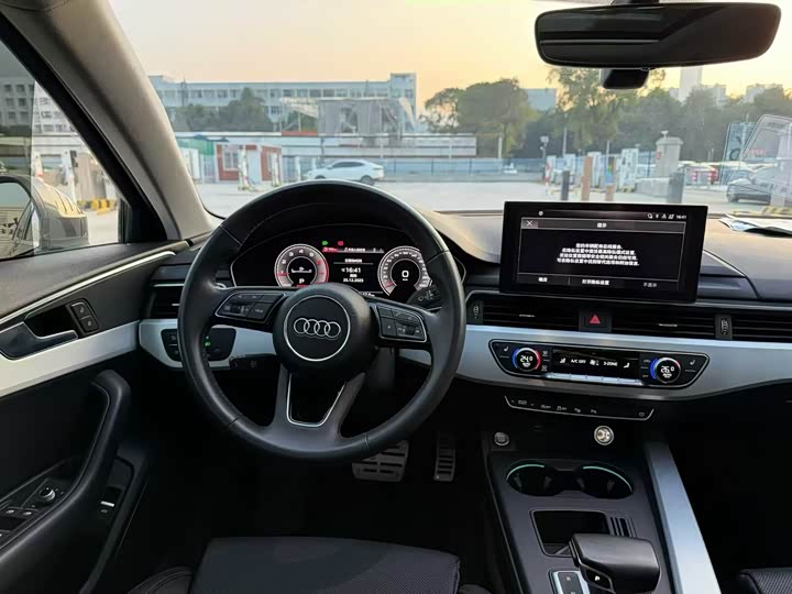 Фото 6 - Audi A4L