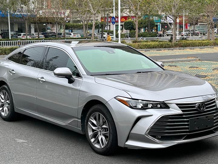 Фото 3 - Toyota Avalon