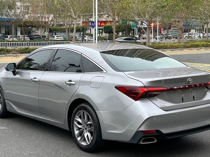 Фото 7 - Toyota Avalon