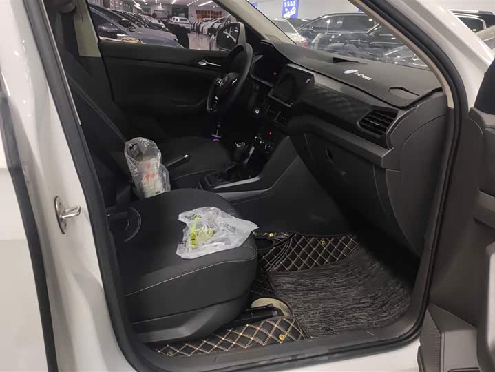 Фото 8 - Volkswagen T-Cross