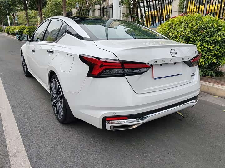 Фото 8 - Nissan Teana