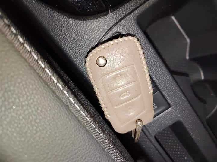 Фото 9 - Volkswagen T-Roc