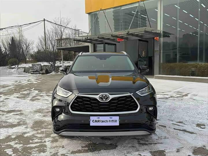 Фото 2 - Toyota Highlander