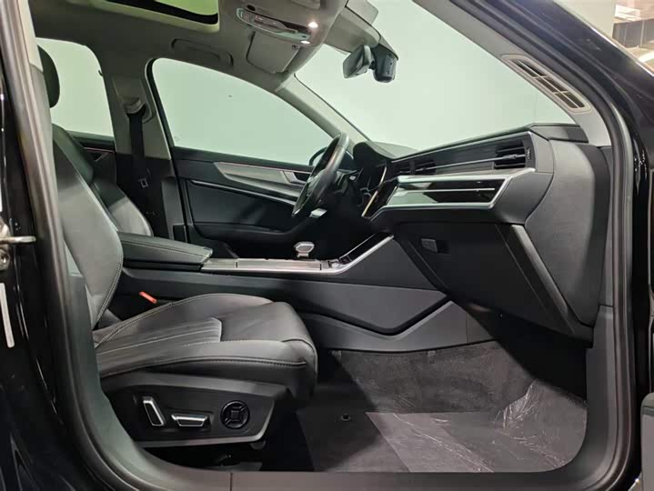 Фото 7 - Audi A6L