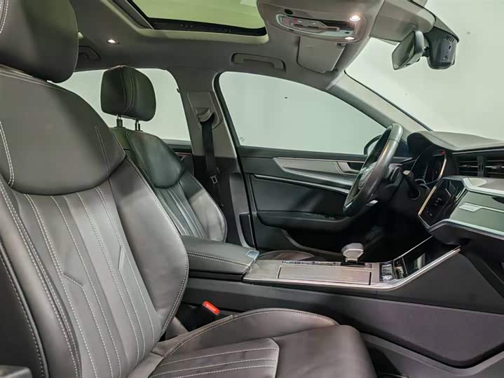 Фото 8 - Audi A6L