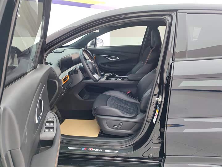 Фото 9 - Changan UNI-T