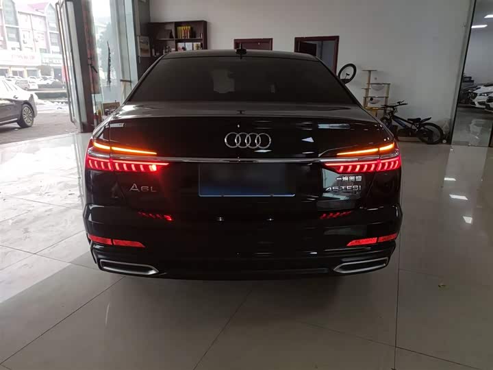 Фото 6 - Audi A6L