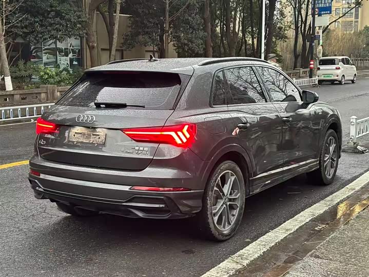 Фото 4 - Audi Q3