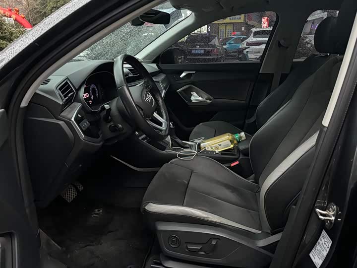 Фото 6 - Audi Q3