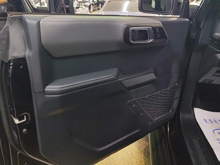 Фото 7 - Ford Bronco