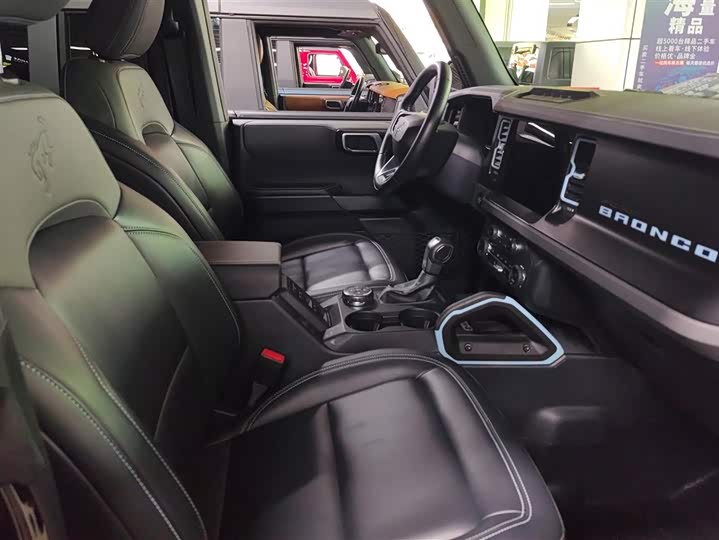 Фото 8 - Ford Bronco