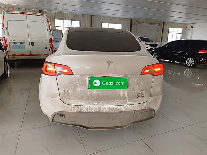 Фото 6 - Tesla Model Y