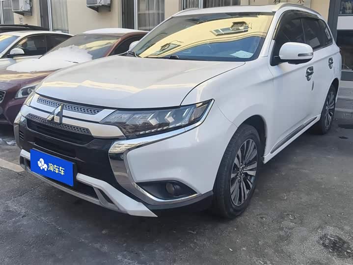 Фото 1 - Mitsubishi Outlander