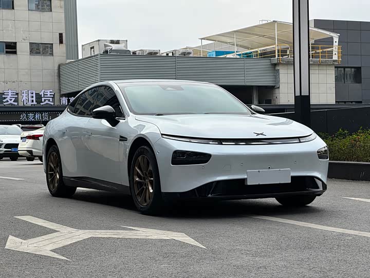 Фото 3 - XPeng P7