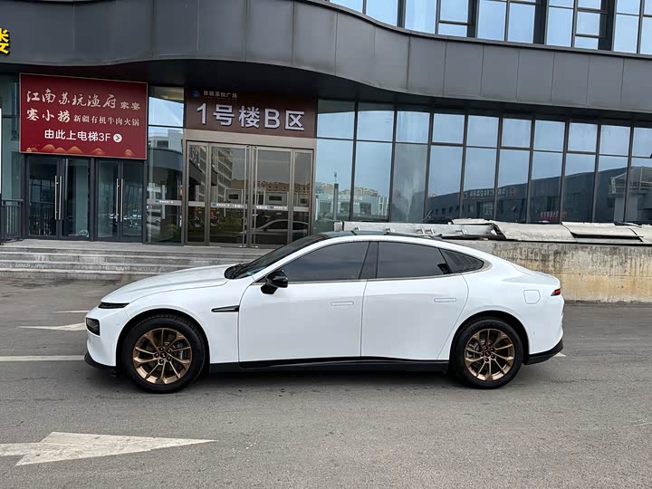 Фото 4 - XPeng P7