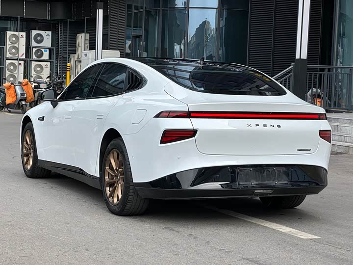 Фото 5 - XPeng P7