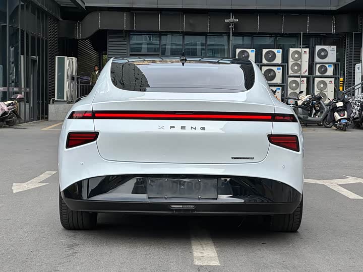 Фото 6 - XPeng P7