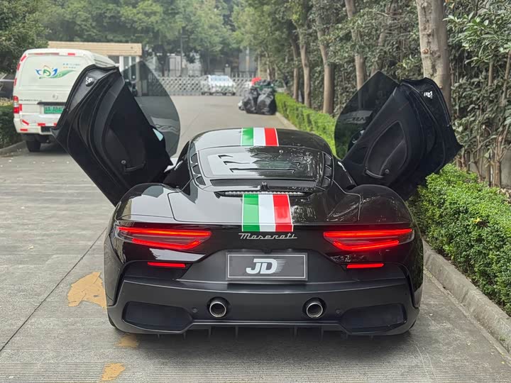 Фото 4 - Maserati MC20