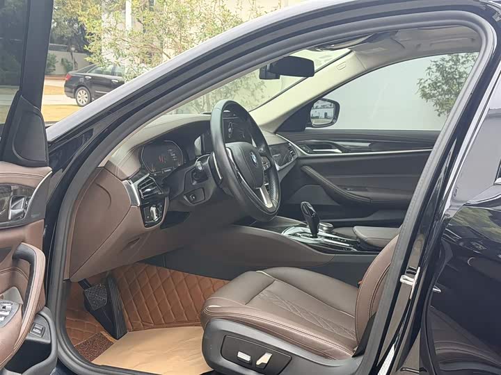 Фото 5 - BMW 5 Series