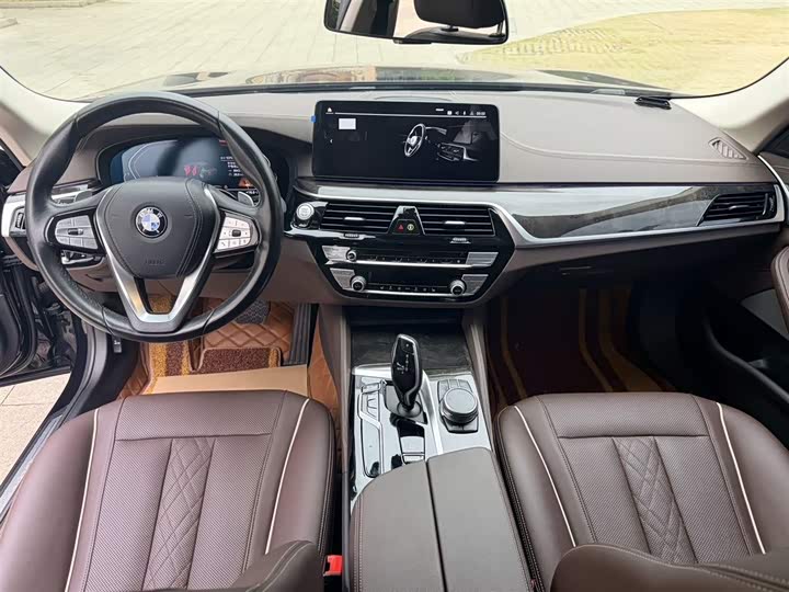 Фото 9 - BMW 5 Series
