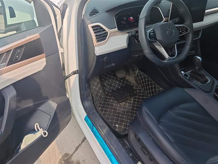 Фото 9 - Volkswagen Tharu