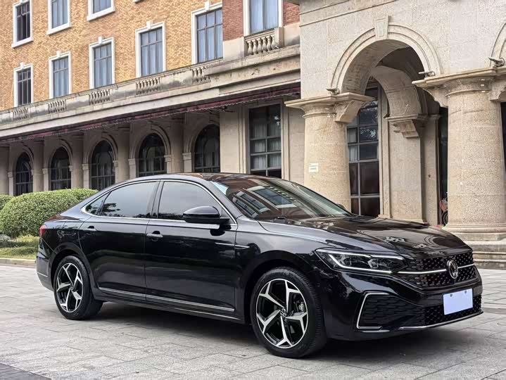 Фото 4 - Volkswagen Passat