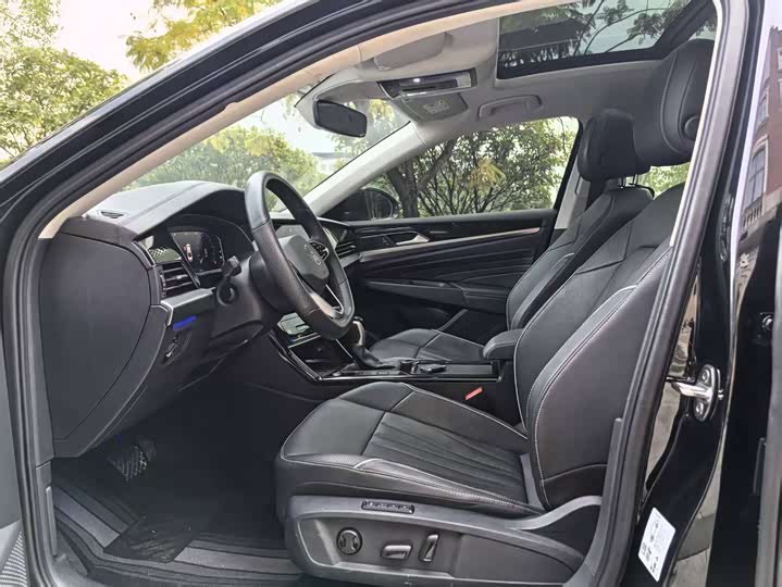 Фото 8 - Volkswagen Passat