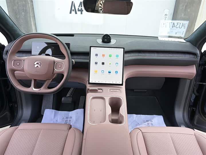 Фото 9 - Nio EC6