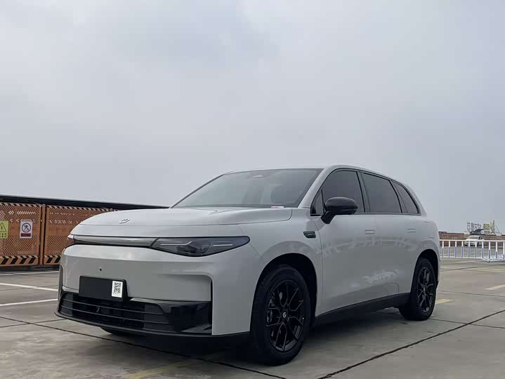 Фото 1 - Leapmotor C10