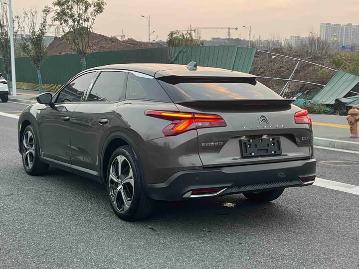 Фото 4 - Citroen C5 X