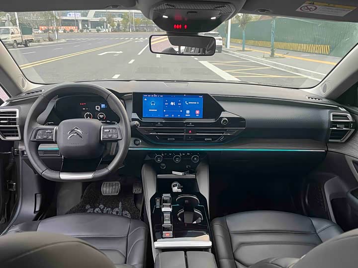 Фото 9 - Citroen C5 X