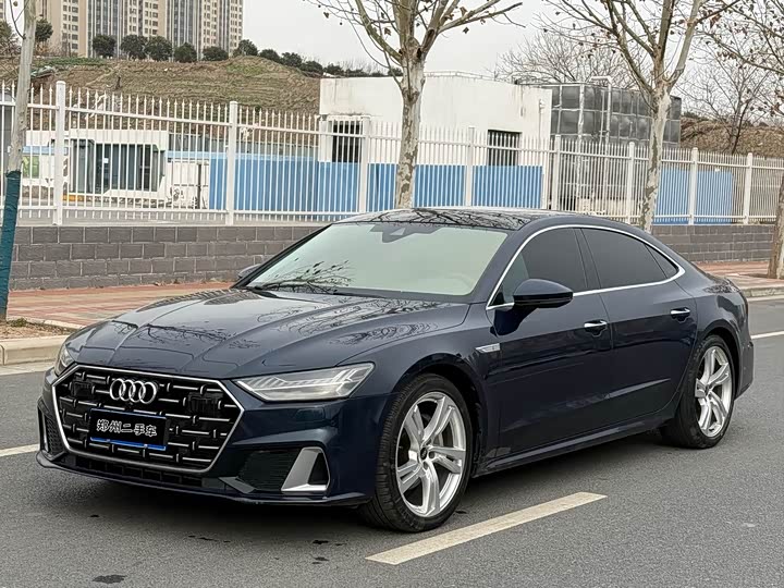 Фото 1 - Audi A7L